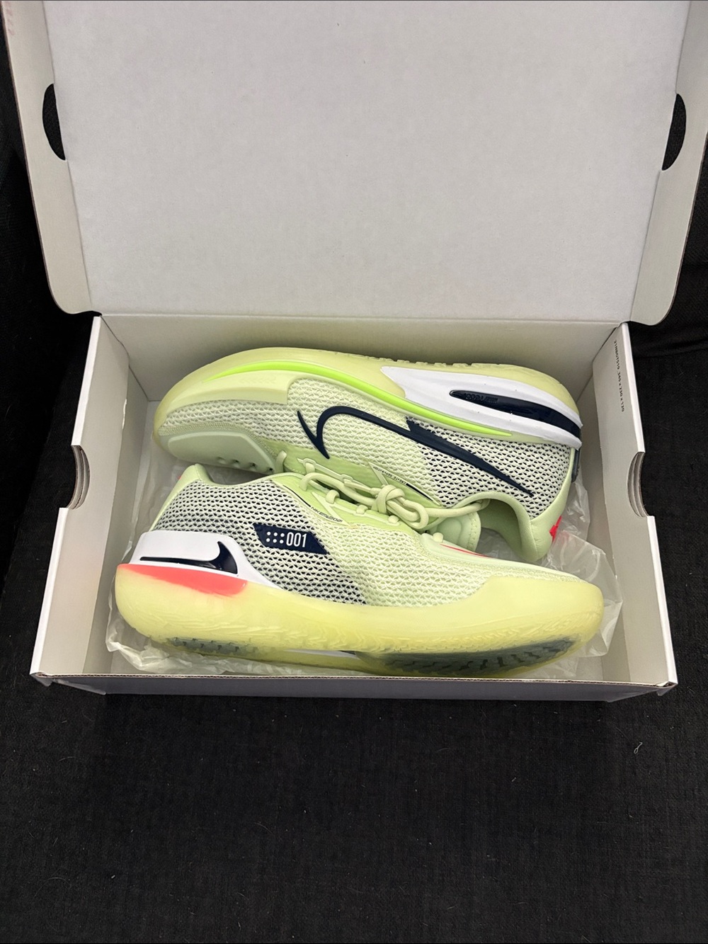 Nike Men's Light Green and Navy Athletic Sneakers